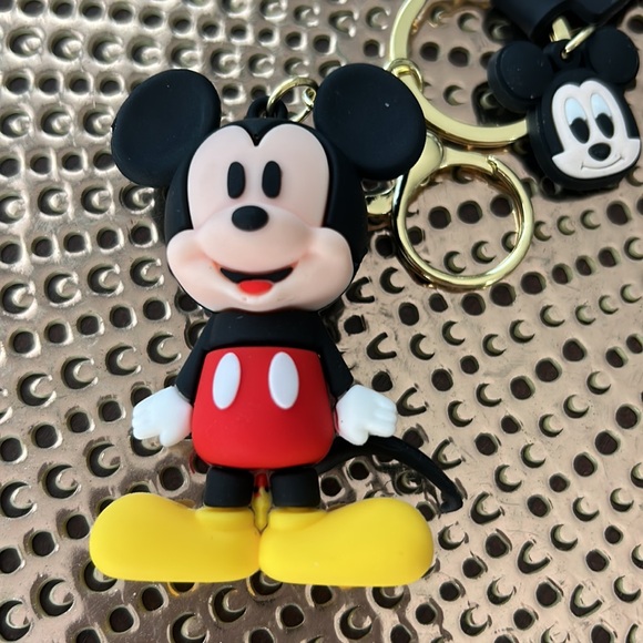 Mickey Mouse Keychain with gold tone lobster claw. - Picture 3 of 4